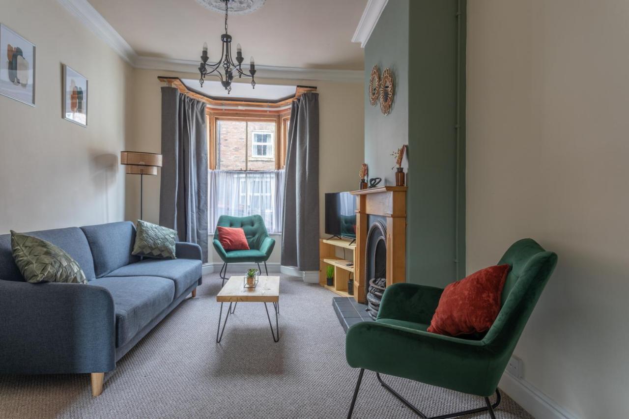 Milton Stays - Cosy 2 Bed House, 15 Min Walk To York City Center, For Up To 6 - With Period Features, Fireplace, Superfast Wi-Fi, Private Garden, Free On Street Parking Exterior foto